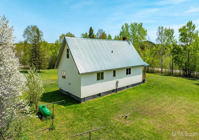 Homes for sale in Hancock, MI | 51795 Pontiac Rd, Hancock, MI 49930 | MLS# 50209975