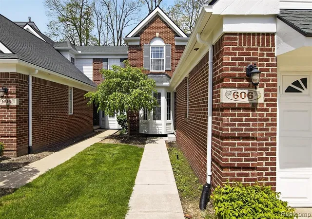 Photo 3 of Condo for sale at 606 Shady Maple Dr, Wixom, MI 48393 | MLS# 60968752 | Listing updated on 2026-08-30