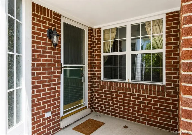 Photo 4 of Condo for sale at 606 Shady Maple Dr, Wixom, MI 48393 | MLS# 60968752 | Listing updated on 2026-08-30