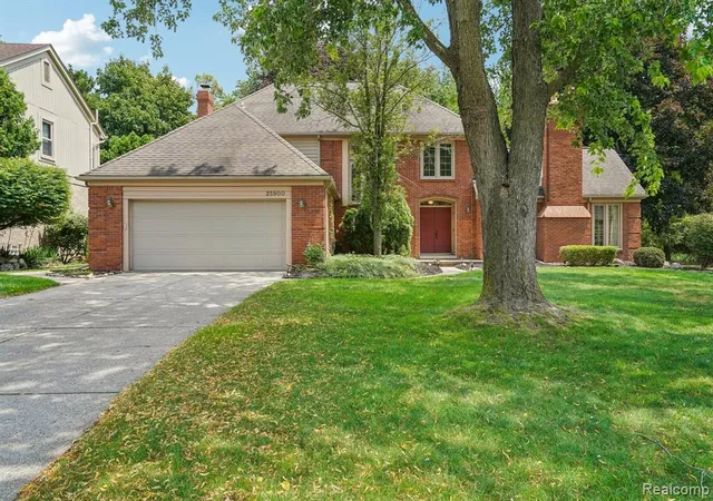 Photo 1 of Sale Pending at 25900 Hunt Clb Blvd, Farmington Hills, MI 48335 | MLS# 61013913 | Listing updated on 2026-08-23