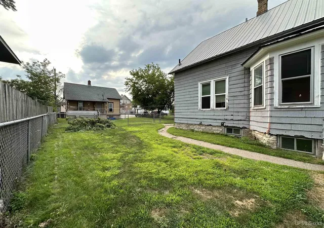 2nd image of 514 516 S 15th St, Escanaba, MI 49829 | MLS# 50217873