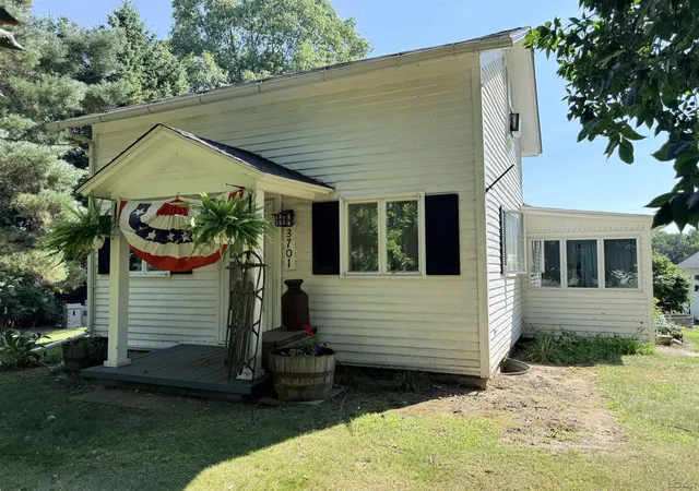 Photo 2 of Single family home for sale at 3701 Rogers Hwy, Britton, MI 49229 | MLS# 50217800 | Listing updated on 2026-08-25