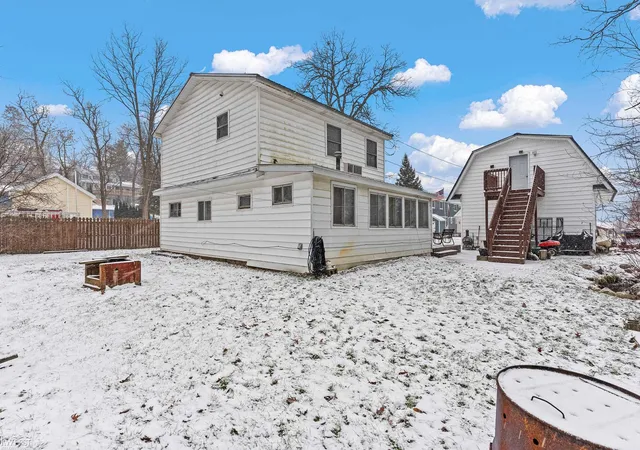 Homes for sale in Fenton, MI | 10528 Lake Shore Dr, Fenton, MI 48430 | MLS# 50197606