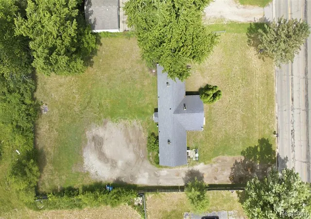 31st image of 3006 Lansing Ave, Jackson, MI 49202 | MLS# 60998141