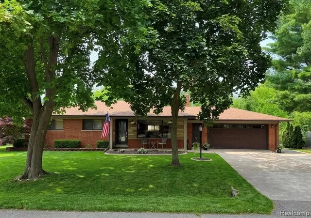 Photo 1 of Sale Pending at 7481 Flickinger Dr, Shelby Township, MI 48317 | MLS# 61017978 | Listing updated on 2026-08-23