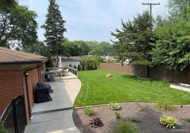 Photo 38 of Sale Pending at 7481 Flickinger Dr, Shelby Township, MI 48317 | MLS# 61017978 | Listing updated on 2026-08-23