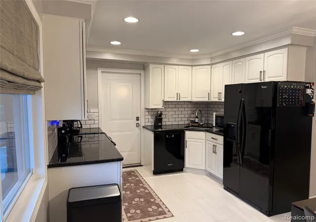 Photo 4 of Sale Pending at 7481 Flickinger Dr, Shelby Township, MI 48317 | MLS# 61017978 | Listing updated on 2026-08-23