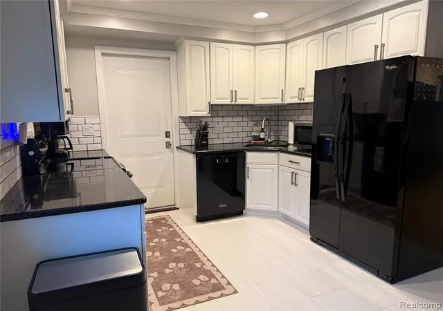 Photo 5 of Sale Pending at 7481 Flickinger Dr, Shelby Township, MI 48317 | MLS# 61017978 | Listing updated on 2026-08-23