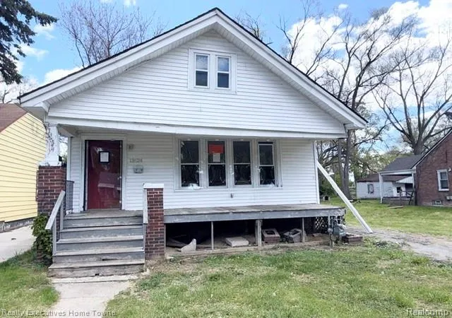 2nd image of 13524 Faust Ave, Detroit, MI 48223 | MLS# 60993191