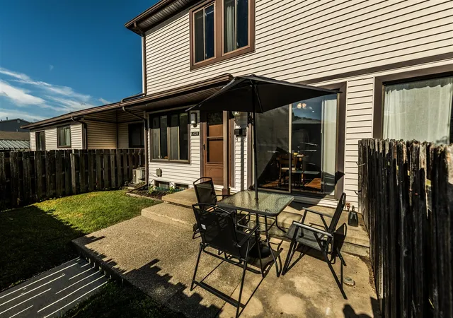 Homes for sale in Ypsilanti, MI | 3028 Roundtree Blvd, Ypsilanti, MI 48197