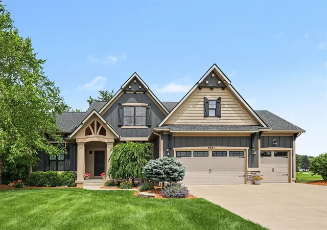 Homes for sale in Byron Center, MI | 1661 Kingsland Dr, Byron Center, MI 49315 | MLS# 70542735