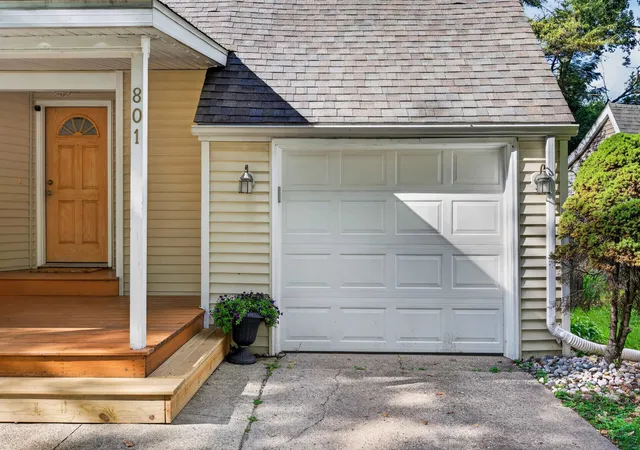 Photo 3 of Sale Pending at 801 Wyllys St, Midland, MI 48642 | MLS# 50219811 | Listing updated on 2026-09-14