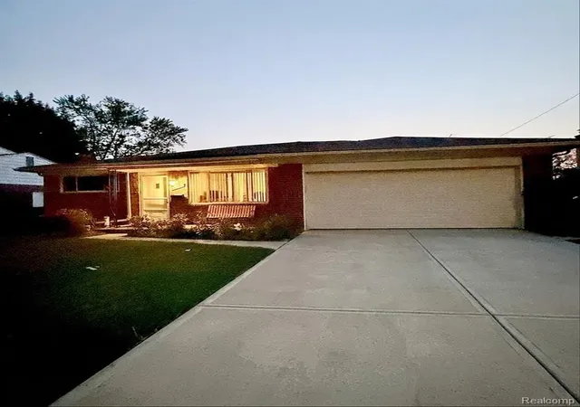Photo 1 of Single family home for sale at 29641 Walker Dr, Warren, MI 48092 2262 | MLS# 61024928 | Listing updated on 2026-09-07