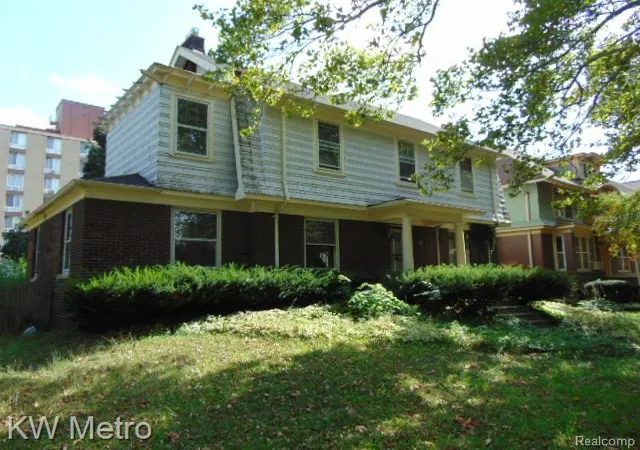 2nd image of 665 Pallister St, Detroit, MI 48202 2418 | MLS# 61022769