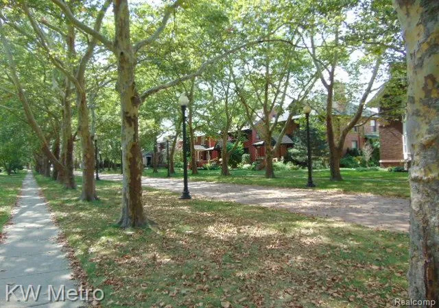 Photo 3 of Sale Pending at 665 Pallister St, Detroit, MI 48202 2418 | MLS# 61022769 | Listing updated on 2026-10-04