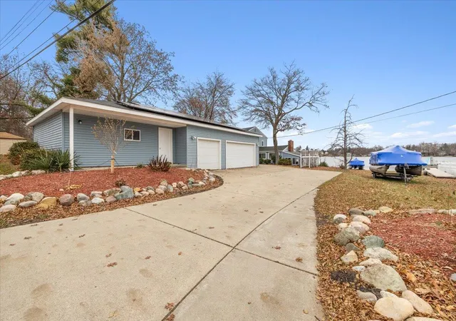 5th image of 6081 Kinyon Dr, Brighton, MI 48116 | MLS# 70507167