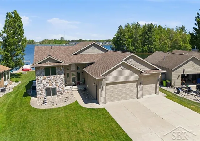 Homes for sale in Gladwin, MI | 4984 Dunbar Ct, Gladwin, MI 48624 | MLS# 50210145