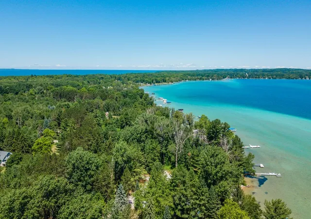 Homes for sale in Kewadin, MI | 3702 Servers Dr, Kewadin, MI 49648 | MLS# 80070581