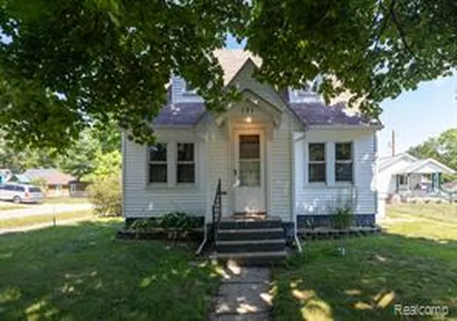 Homes for sale in Waterford, MI | 131 Starr Ave, Waterford, MI 48328 | MLS# 61009885