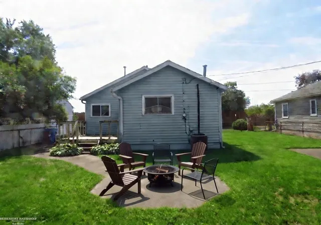 Photo 4 of Single family home for sale at 831 E Guthrie Ave, Madison Heights, MI 48071 | MLS# 50220272 | Listing updated on 2026-09-02