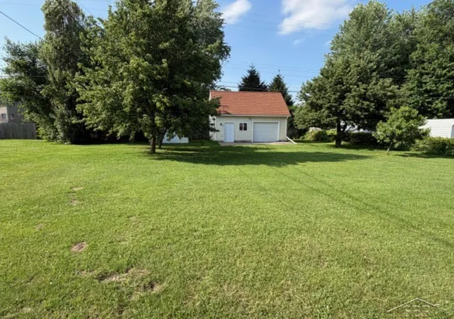 Homes for sale in Hemlock, MI | 15696 Gratiot Rd, Hemlock, MI 48626 | MLS# 50213626
