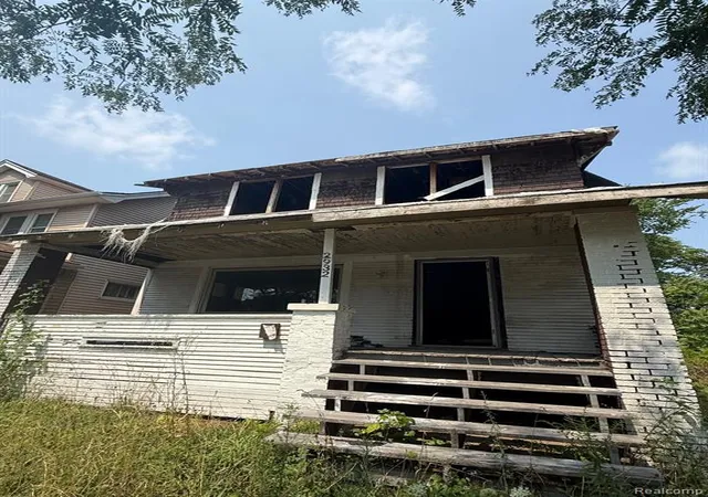 Photo 1 of Sale Pending at 2932 Hazelwood St, Detroit, MI 48206 | MLS# 61021238 | Listing updated on 2026-09-04