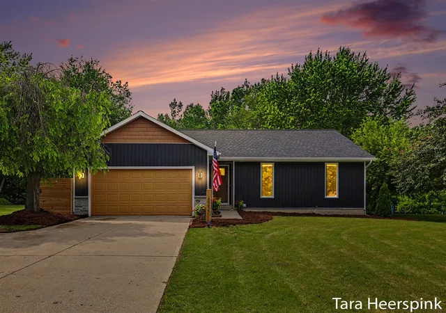 Homes for sale in Rockford, MI | 6237 Arroyo Vista Dr, Rockford, MI 49341 | MLS# 70539516