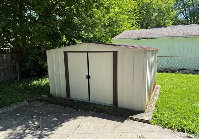 Homes for sale in Harper Woods, MI | 20221 Kenosha St, Harper Woods, MI 48225 | MLS# 60997238