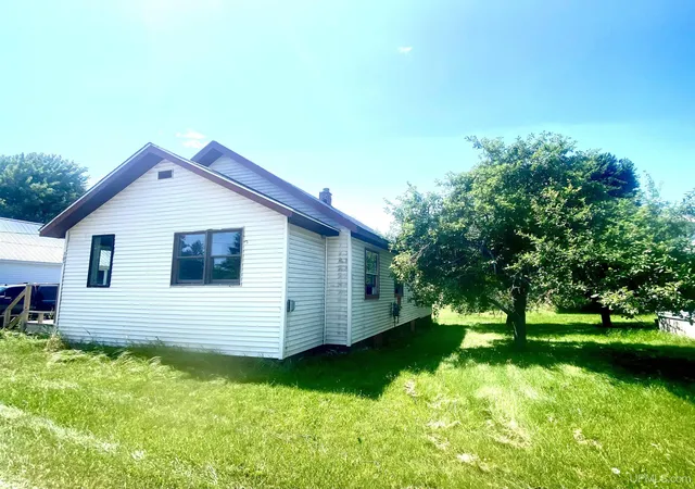 1st image of 107 New Elm St, Manistique, MI 49854 | MLS# 50216630