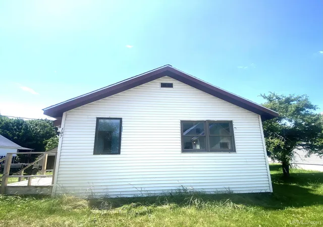 2nd image of 107 New Elm St, Manistique, MI 49854 | MLS# 50216630