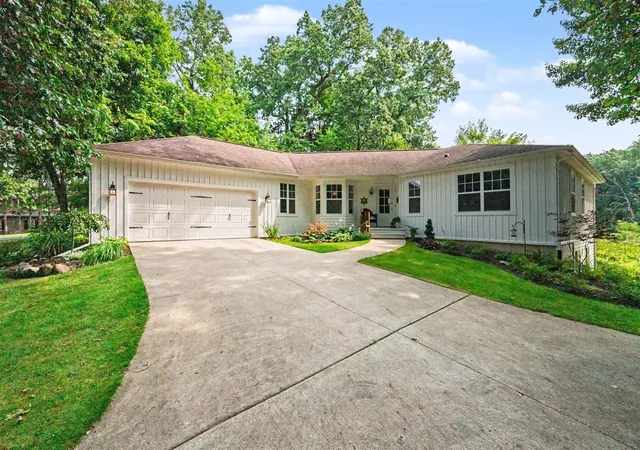 1st image of 368 Summerset Dr, Kalamazoo, MI 49009 | MLS# 70554574