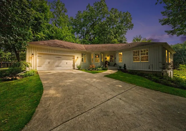 2nd image of 368 Summerset Dr, Kalamazoo, MI 49009 | MLS# 70554574