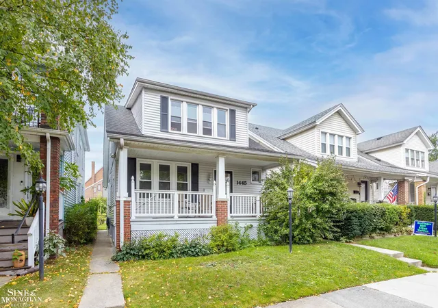 3rd image of 1445 Lakepointe St, Grosse Pointe Park, MI 48230 | MLS# 50182701
