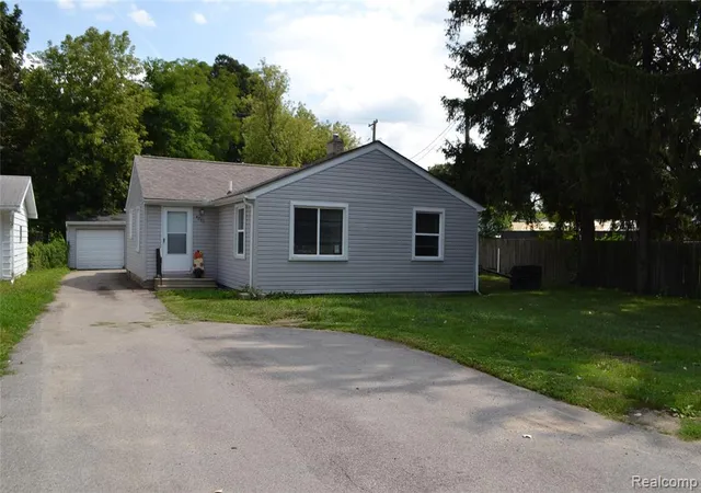 1st image of 4265 Van Slyke Rd, Flint, MI 48507 2216 | MLS# 61023580