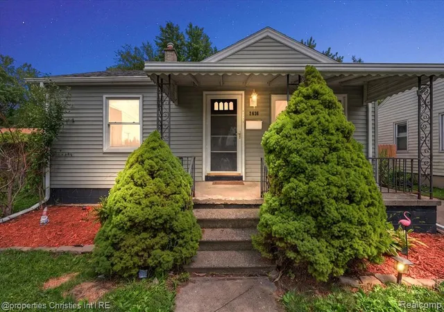 Homes for sale in Ferndale, MI | 2636 Mcdowell St, Ferndale, MI 48220 | MLS# 61009191
