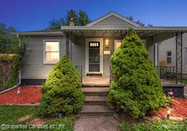 Homes for sale in Ferndale, MI | 2636 Mcdowell St, Ferndale, MI 48220 | MLS# 61009191