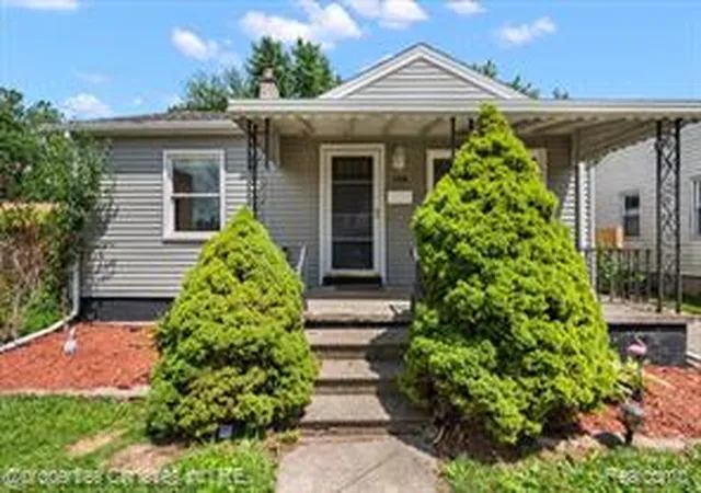 Homes for sale in Ferndale, MI | 2636 Mcdowell St, Ferndale, MI 48220 | MLS# 61009191