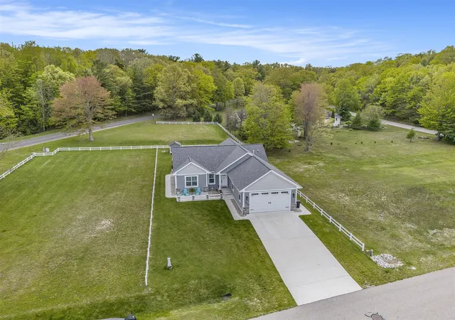 Homes for sale in Pentwater, MI | 5407 W Sioux Rd, Pentwater, MI 49449 | MLS# 70522956