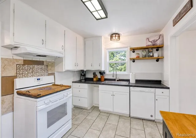 Photo 5 of Single family home for sale at 1412 Morningdove Rd, Wixom, MI 48393 | MLS# 61018422 | Listing updated on 2026-08-29