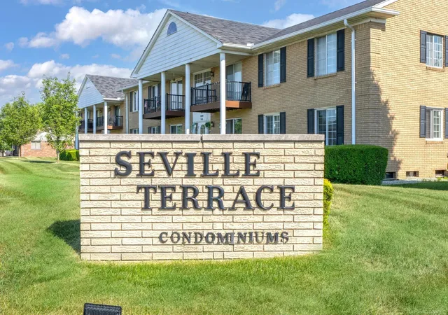 2nd image of 34680 Huntley Dr, Sterling Heights, MI 48312