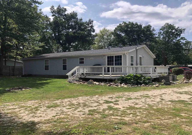 Photo 2 of Single family home for sale at 2179 Oakridge Dr, Farwell, MI 48622 | MLS# 50220225 | Listing updated on 2026-08-29