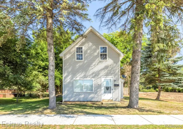2nd image of 149 Ward St, Croswell, MI 48422 | MLS# 61018043