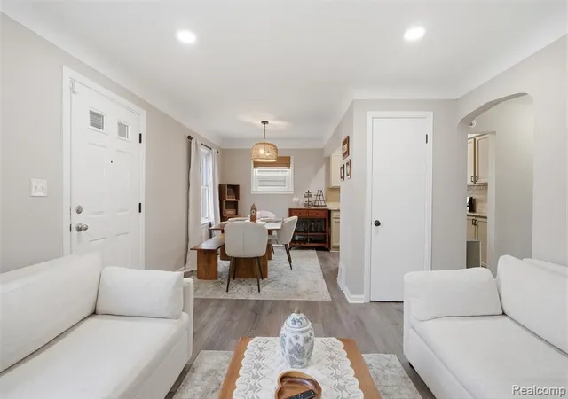 5th image of 5844 Gilman St, Garden City, MI 48135 | MLS# 61005144
