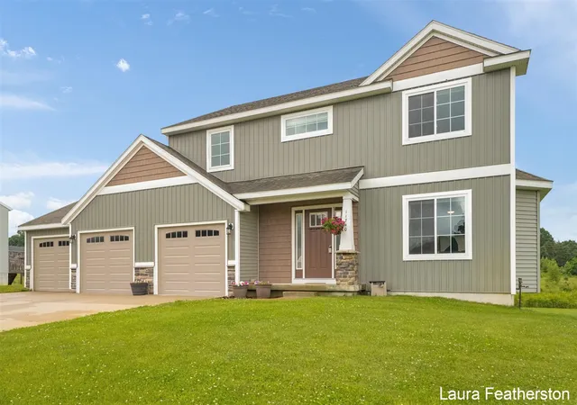 Homes for sale in Sparta, MI | 11740 Ridge Water Dr, Sparta, MI 49345 | MLS# 70541570