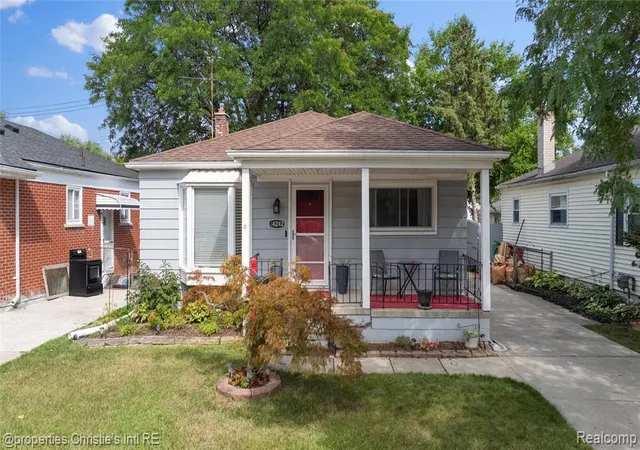 1st image of 24242 Lexington Ave, Eastpointe, MI 48021 1304 | MLS# 61023674