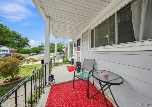 23rd image of 24242 Lexington Ave, Eastpointe, MI 48021 1304 | MLS# 61023674