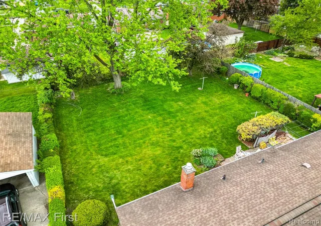 Photo 3 of Single Family Residence at 8860 Kidley Dr, Sterling Heights, MI 48314 | MLS# 60994184 |  | Sold on 2026-06-08