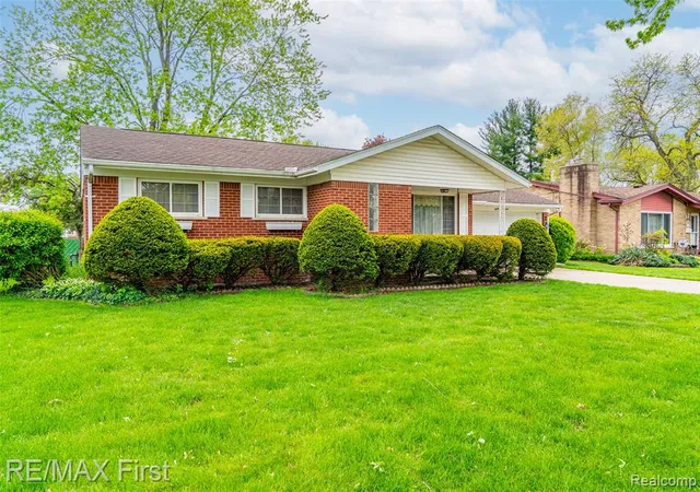 Photo 4 of Single Family Residence at 8860 Kidley Dr, Sterling Heights, MI 48314 | MLS# 60994184 |  | Sold on 2026-06-08