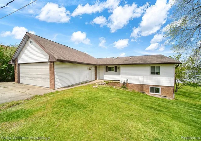 Homes for sale in Cement City, MI | 13980 Grandpoint Cir, Cement City, MI 49233 | MLS# 61007857
