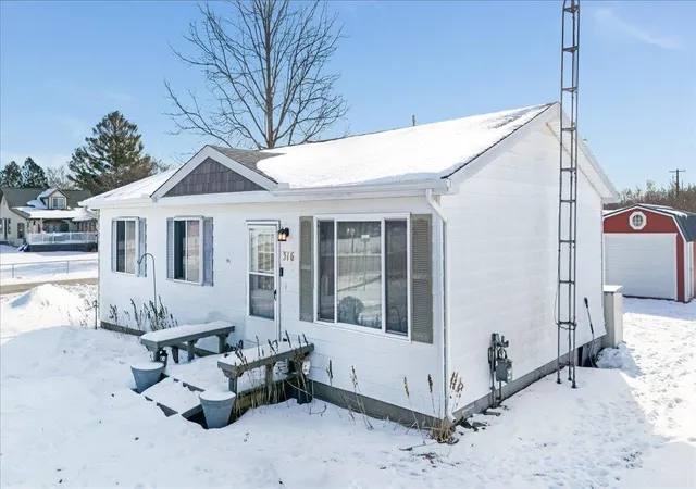 Homes for sale in Hale, MI | 316 E Main, Hale, MI 48739 | MLS# 80065498
